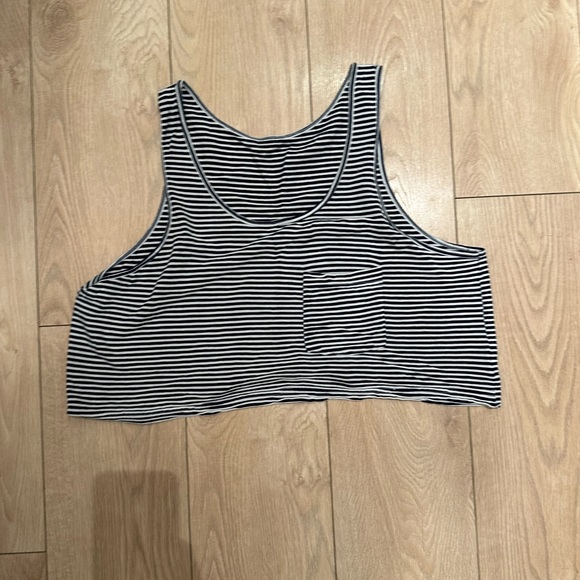 American Apparel sleeveless crop top - Picture 3 of 5